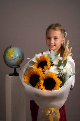 Букет"Встреча с одноклассниками" с подсолнухами арт 15229Дв